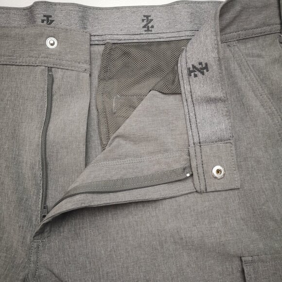 NWT Izod Men's Size 42 Grey 4 Way Stretch UPF50 Quick Dry Classic Fit Shorts - Picture 9 of 15